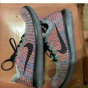 Nike free RN flynit sneakers NWOT